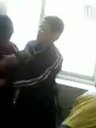 实拍江西某中学女生暴打男生